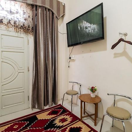 Hotel Reddoorz Syariah Near Pasar Aur Kuning Bukittinggi Exterior foto