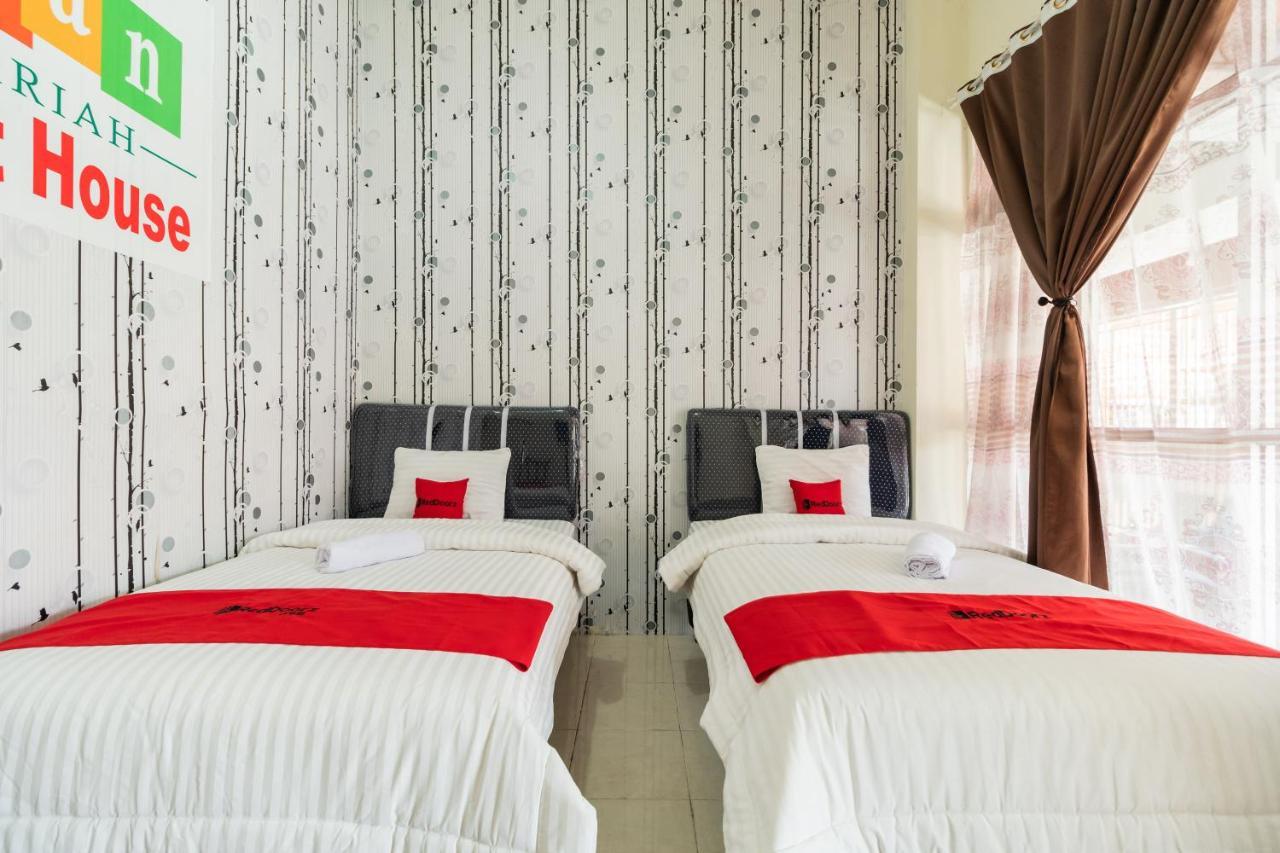 Hotel Reddoorz Syariah Near Pasar Aur Kuning Bukittinggi Exterior foto