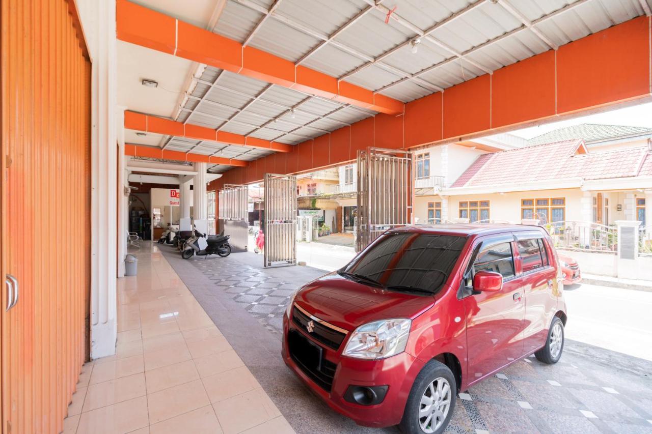 Hotel Reddoorz Syariah Near Pasar Aur Kuning Bukittinggi Exterior foto